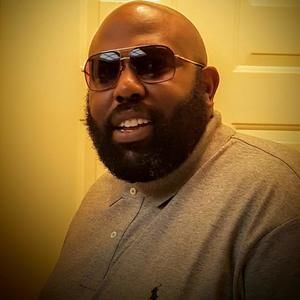 Meet your Posher, Dennis